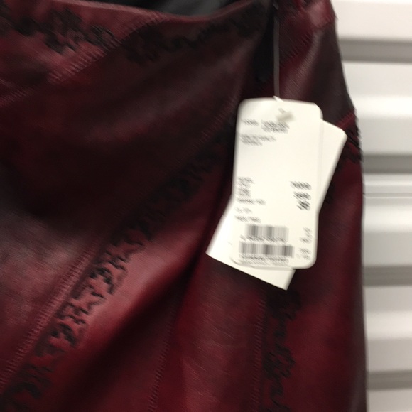 Escada embroidered leather skirt. - Picture 3 of 5